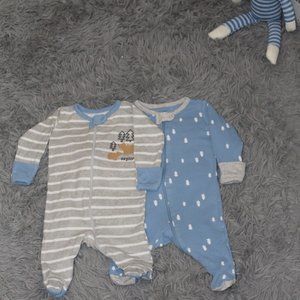 Set of 2 zip up footies